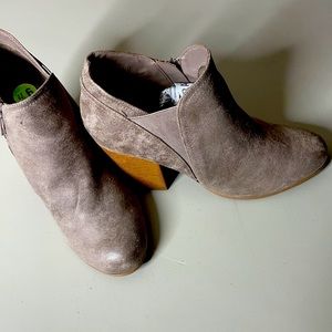 Ankle bootie